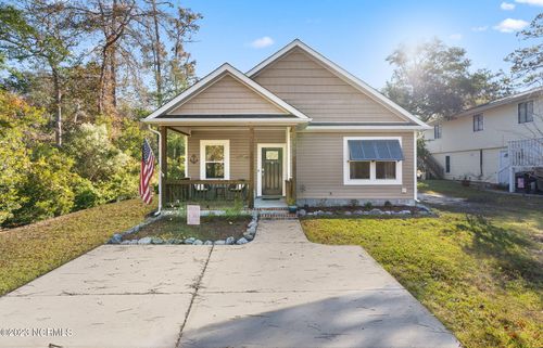 130 Nw 23rd St, Oak Island, NC, 28465-7505 | Card Image