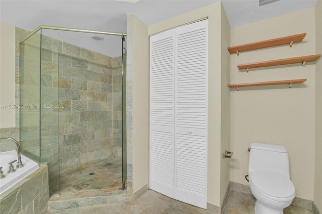 APT-1903S - 2681 N Flamingo Rd, Condo with 2 bedrooms, 2 bathrooms and null parking in Sunrise FL | Image 29