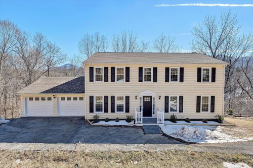 7031 Crown Rd, Roanoke, VA, 24018-7737 | Card Image