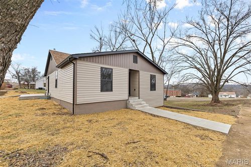 307 Poe St, Park Hills, MO, 63601-2263 | Card Image