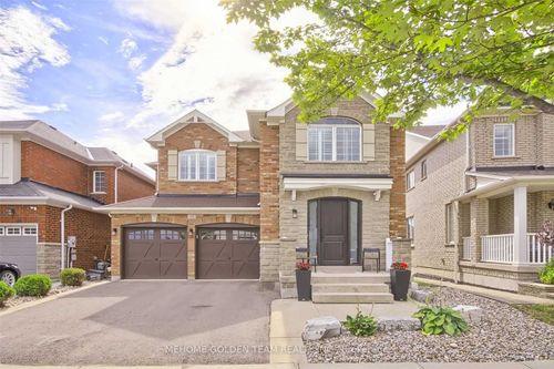 18 Sunnyridge Ave, Stouffville, ON, L4A0L2 | Card Image