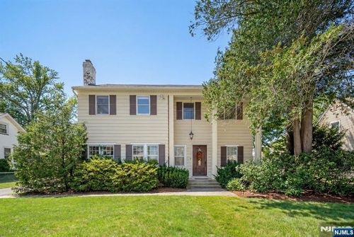 232 W Midland Ave, Paramus, NJ, 07652-1844 | Card Image