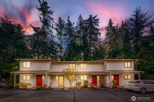 apt-10-22906 Edmonds Way, Edmonds, WA, 98020-5047 | Card Image