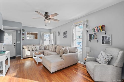 81 Washington Ave N, White Plains, NY, 10603-1609 | Card Image