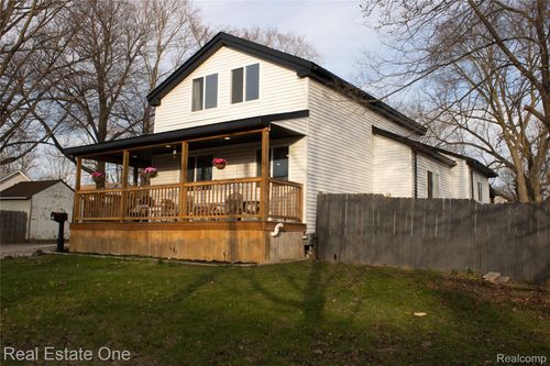 515 S Michigan Ave, Howell, MI, 48843-2602 | Card Image