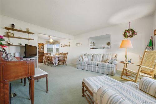 3678 Bernard Dr, Wantagh, NY, 11793-1613 | Card Image