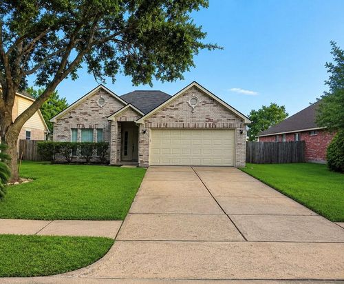 1039 N Teal Estates Cir, Fresno, TX, 77545-8682 | Card Image