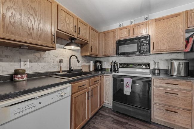 UNIT-5 - 6715 Creekside Dr, Condo with 2 bedrooms, 1 bathrooms and null parking in Cedar Rapids IA | Image 10