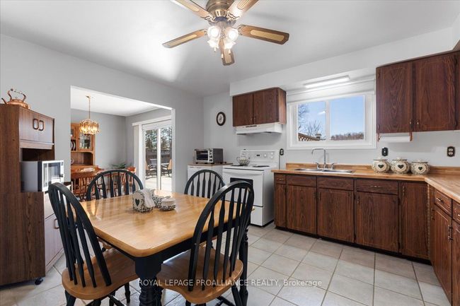 197 Chatterton Valley Cres, House other with 3 bedrooms, 2 bathrooms and 6 parking in Foxboro ON | Image 15