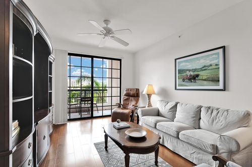 apt-421-233 S Federal Hwy, Boca Raton, FL, 33432-4941 | Card Image
