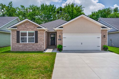 731 Maple Ave, Seymour, IN, 47274-2700 | Card Image