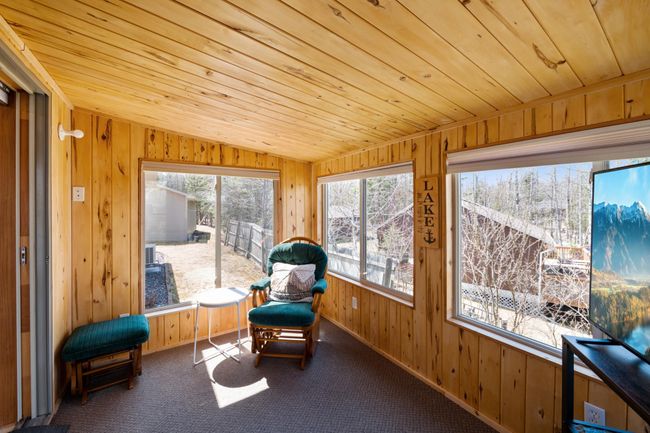 09_interior.jpg | Image 7