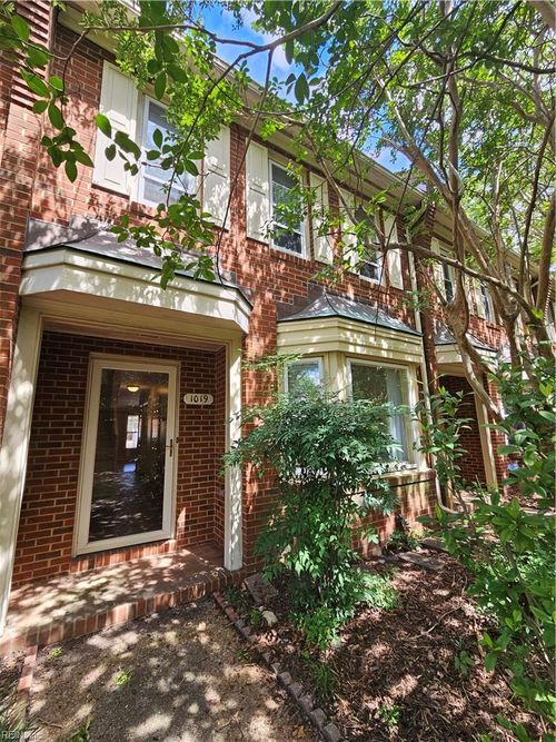 1019 Llewellyn Mews, Norfolk, VA, 23507-1835 | Card Image