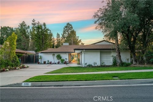 5715 Summit Crest Dr, La Canada Flintridge, CA, 91011 | Card Image