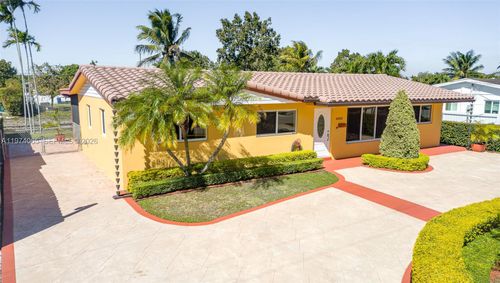4600 Sw 104th Ave, Miami, FL, 33165-5641 | Card Image