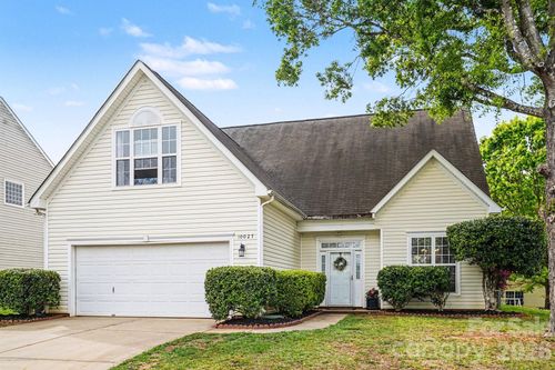 10027 Brawley Ln, Charlotte, NC, 28215-5003 | Card Image