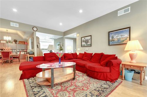 101-10511 Ashton Ave, Los Angeles, CA, 90024-5147 | Card Image