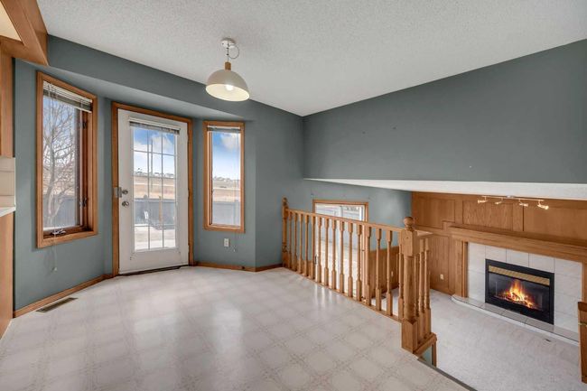 60 Mckenna Manor Se, Home with 2 bedrooms, 2 bathrooms and 4 parking in Calgary AB | Image 7