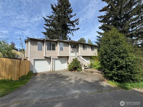 2620 Ne 136th St, Seattle, WA, 98125-3461 | Card Image
