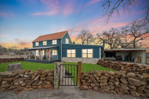 3809 N State Highway 16, Fredericksburg, TX, 78624-5806 | Card Image