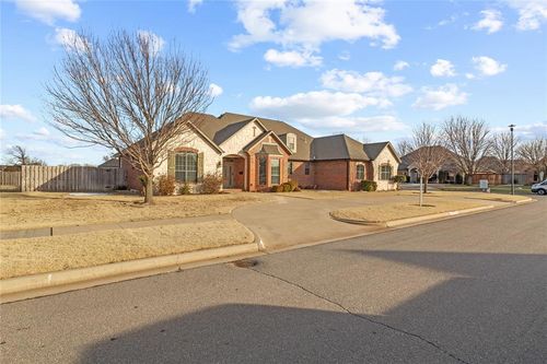 3500 Callaway, Weatherford, OK, 73096-9737 | Card Image