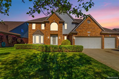 50426 Chief Dr, Macomb, MI, 48044-6317 | Card Image