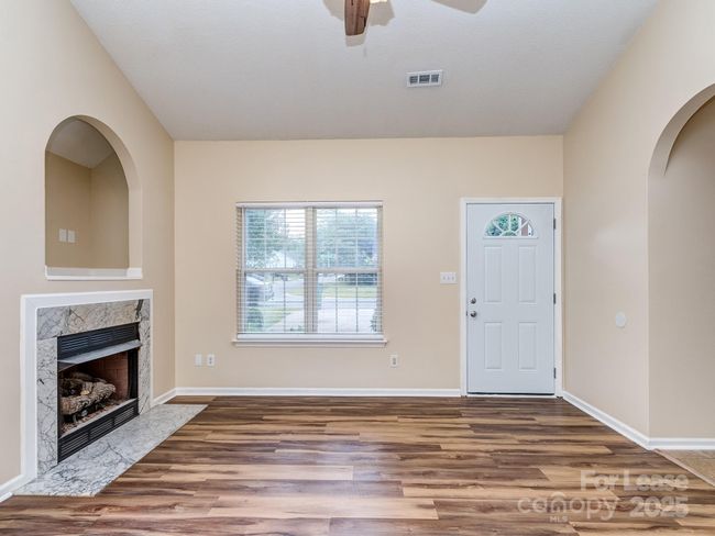 6213 Derryfield Dr, House other with 3 bedrooms, 2 bathrooms and null parking in Charlotte NC | Image 4