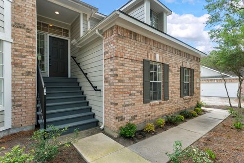 17 N Spiral Vine Cir, The Woodlands, TX, 77381-3742 | Card Image