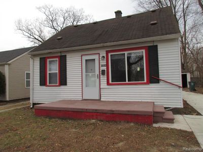 1504 E Meyers Avenue, Home with 2 bedrooms, 1 bathrooms and null parking in Hazel Park MI | Image 2