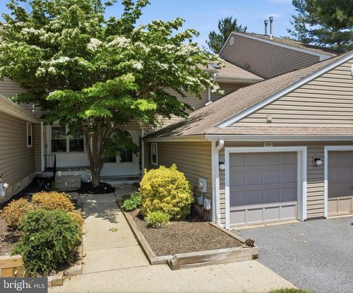 350-350 Danbury Ln, GLEN MILLS, PA, 19342 | Card Image