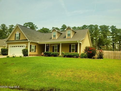 300 Croatan Woods Dr, New Bern, NC, 28562-9164 | Card Image