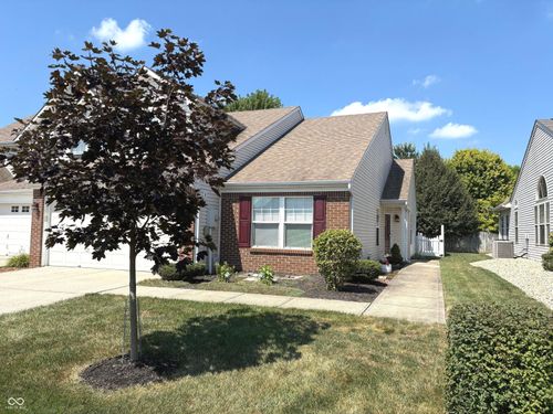 2734 Cadogan Dr, Greenwood, IN, 46143-7638 | Card Image