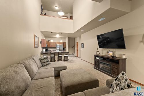 7-5400 S Cobblestone Pl, Sioux Falls, SD, 57108-4872 | Card Image