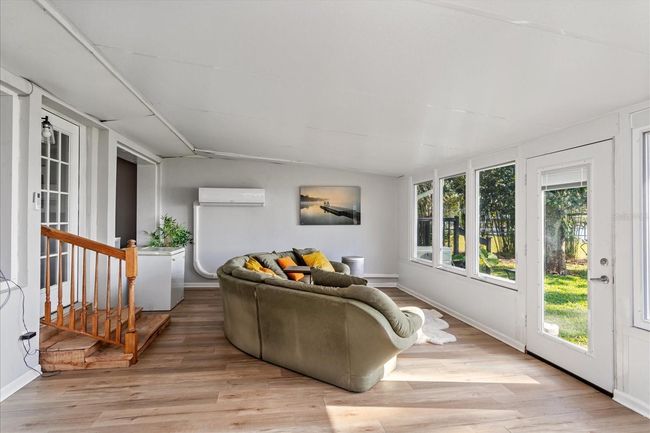 Florida Room | Image 16