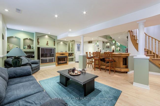 37 St Ave, House other with 4 bedrooms, 4 bathrooms and 4 parking in Bradford ON | Image 39