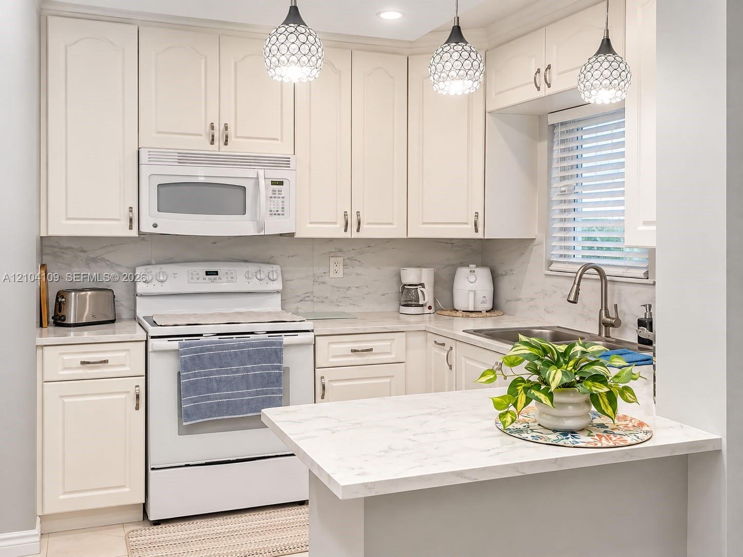 Residential Lease in Pembroke Pines