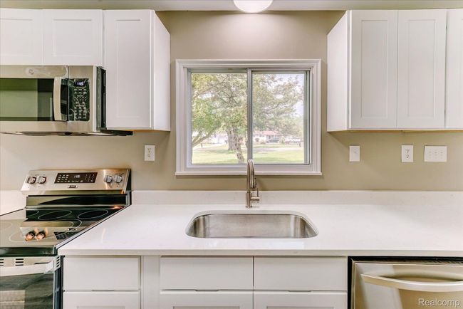 2365 Middlebelt Rd, House other with 4 bedrooms, 2 bathrooms and null parking in West Bloomfield MI | Image 19