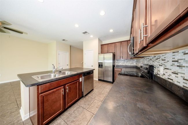 2743 River Landing Dr, Townhouse with 2 bedrooms, 3 bathrooms and null parking in SANFORD FL | Image 9