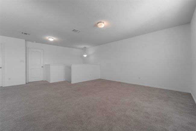 Upstairs living area | Image 10