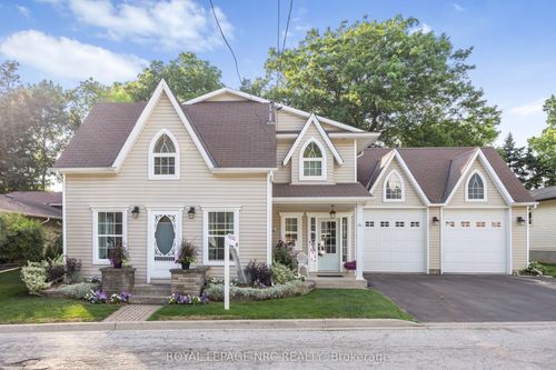 21 Raglan St, Waterdown, ON, L8B1B1 | Card Image