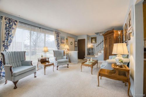 37759 Colonial Dr, Westland, MI, 48185-1004 | Card Image