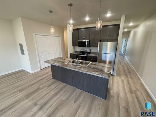 7-9308 W 32nd St Street, Sioux Falls, SD, 57106 | Card Image