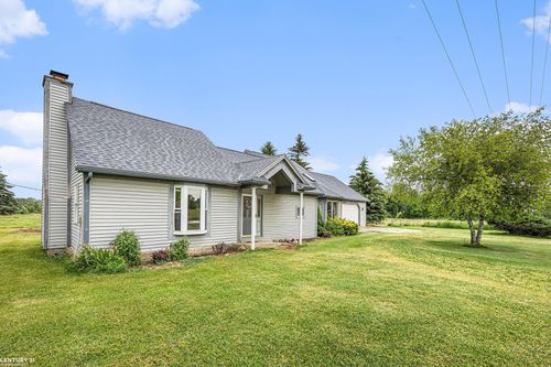 6920 Snover Rd, Decker, MI, 48426-9704 | Card Image