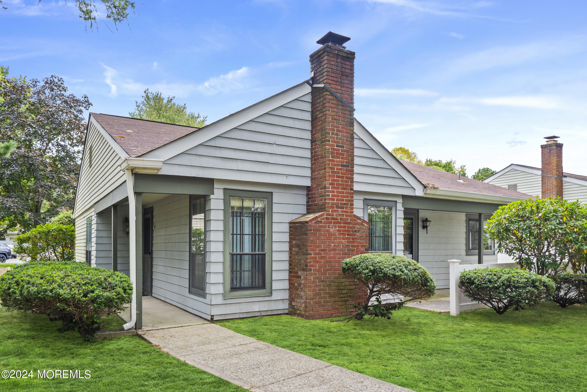 Buckingham Dr, Manchester, NJ 08759