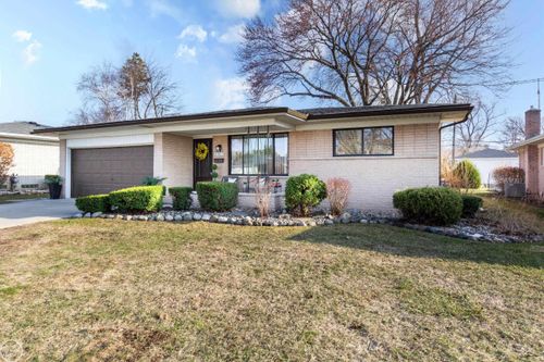 3902 Marlene Dr, Warren, MI, 48092-3741 | Card Image