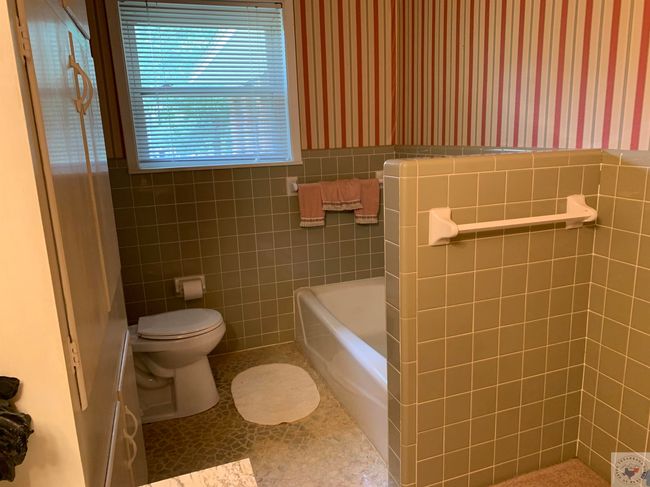 318 W Cypress St, House other with 3 bedrooms, 2 bathrooms and null parking in Bloomburg TX | Image 11