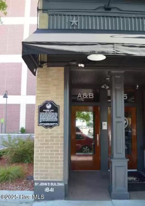 a-125 Market St, Wilmington, NC, 28401-4441 | Card Image