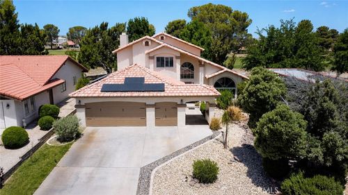 14666 Robin Ln, Helendale, CA, 92342-7814 | Card Image