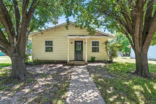 506 E 15th St, Bonham, TX, 75418-3112 | Card Image