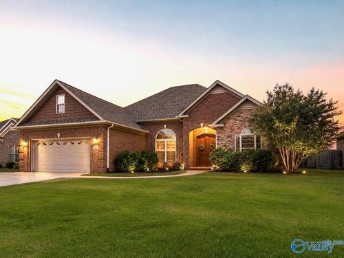 1007 Worton Grange Pl, Decatur, AL, 35603-7640 | Card Image